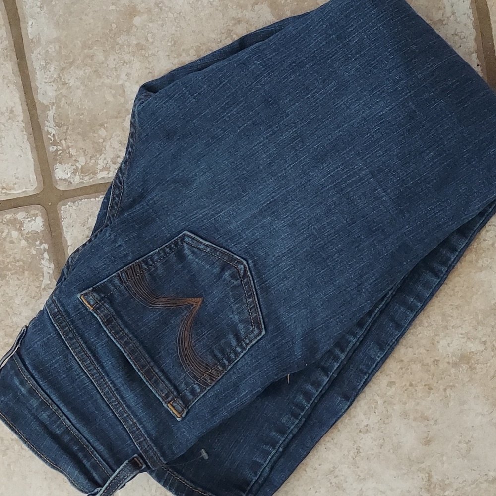 Levi's Perfectly Slimming Straight 5012 jeans - size 2
